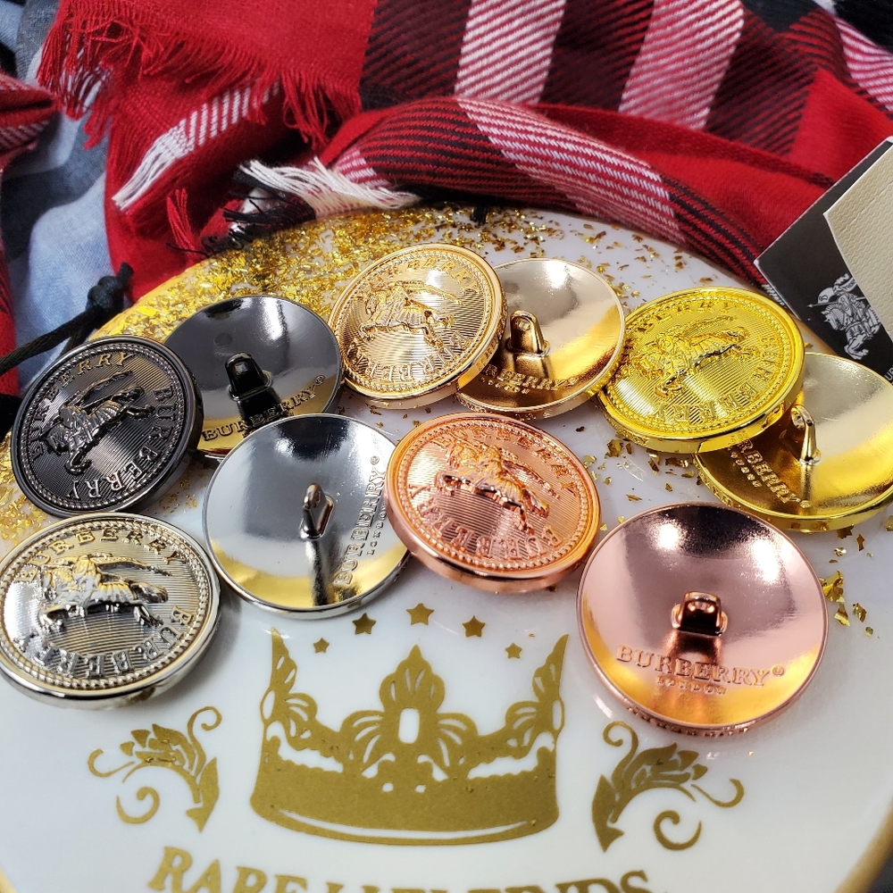 BURBERRY BUTTONS